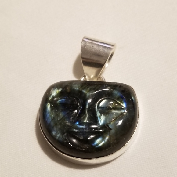 Sold on whatnot 🌻*Vintage Goddess Labradorite Silver Pendant - Picture 2 of 6